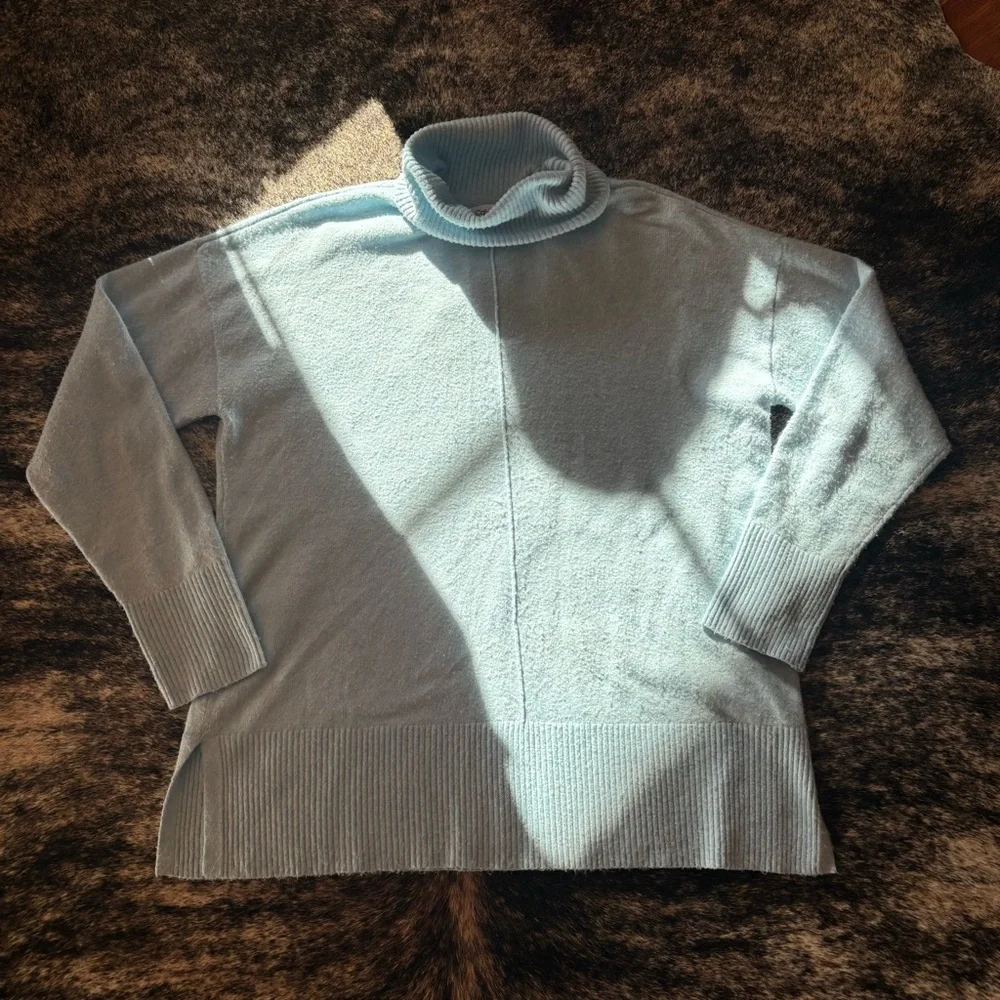 Calvin Klein Light Blue Sweater, Mock / Turtle Neck, Size Medium - Picture 13 of 14